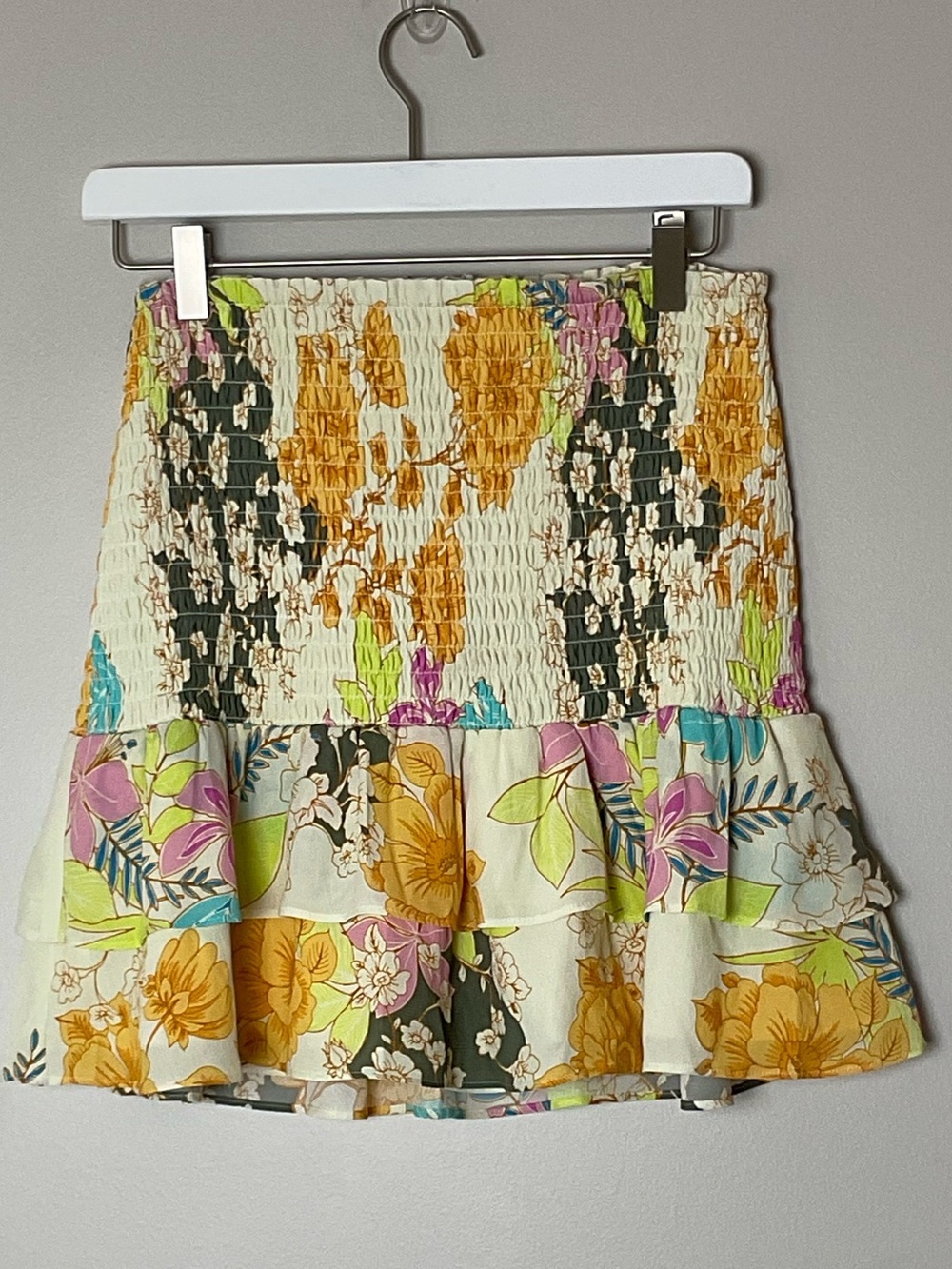 NWT Guess Toni Gold Coast Collection Floral Smocked Mini Skirt Boho Romantic S